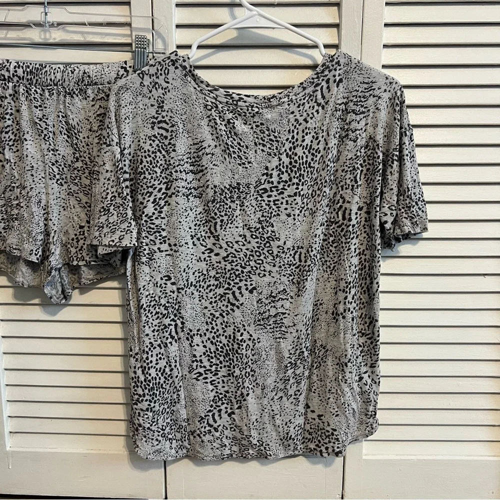 Express Pajama Set - Picture 2 of 6